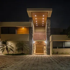 https://casa-maraf-hotel-boutique-adults-only.quintano-roohotels.com