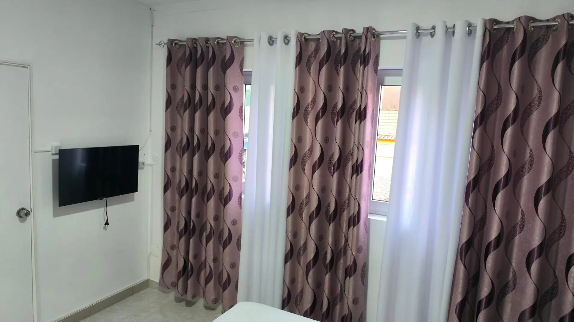 Plateau Bedroom & Chambre - Praia Center 1 Gasthof